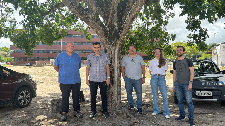 Pesquisador da University of Washington Tacoma visita CEAR para troca de conhecimentos sobre pesquisas colaborativas da Smart Tree