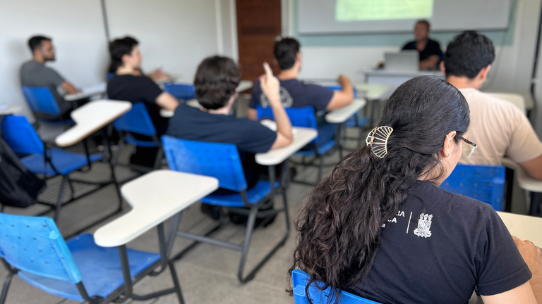 Cada curso do CEAR está ofertando 01 vaga no Processo Seletivo Simplificado regido pelo Edital Nº 100/2025 – PROGEP-DSP