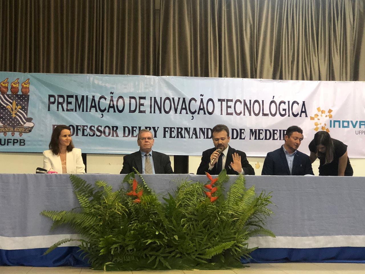 Diretores da INOVA-UFPB durante a premiação.