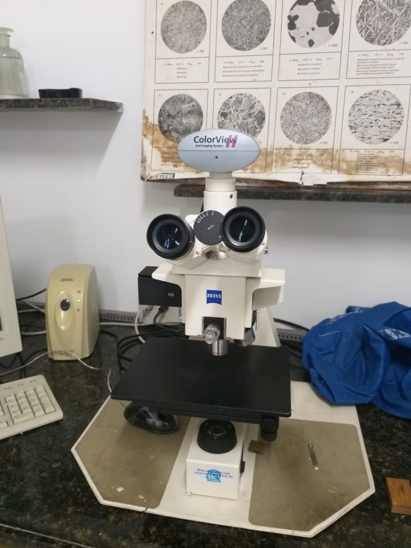 Microscópio Ótico
