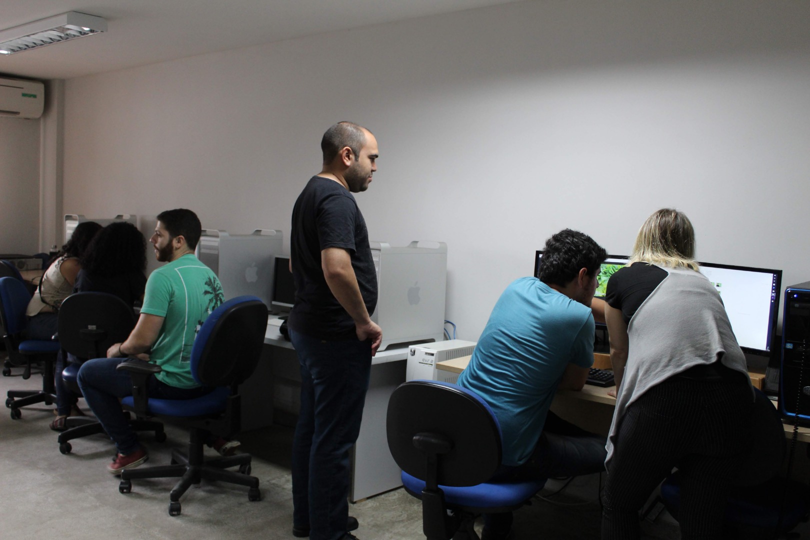 ilha de edicao tele - Nilber Lucena.JPG