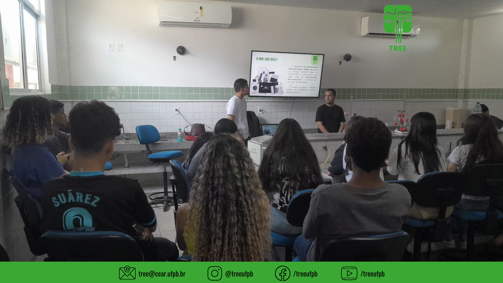 Momento da Palestra na ECIT João Goulart.