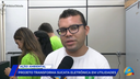 O Extensionista Emanuel Gomes explica durante a reportagem o risco de fazer o descarte inadequado desses resíduos.