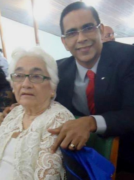 Senhora Rosenira Barbosa de Lima e Prof. César Emanoel Barbosa de Lima