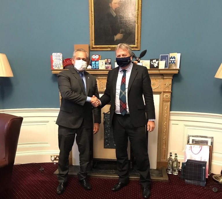 Reitor da UFPB discute parceria com Universidade de Edimburgo e participa da COP26