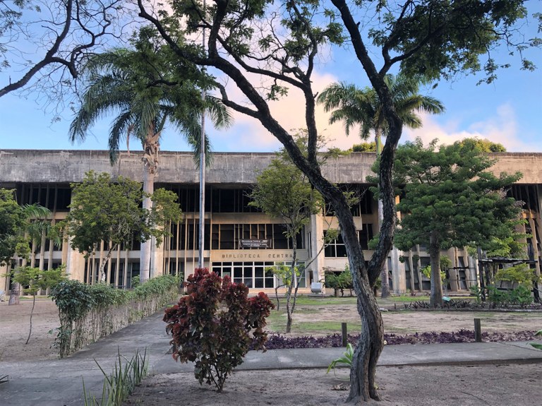 BIBLIOTECA CENTRAL DA UFPB REALIZA ATIVIDADES EM ALUSÃO À SEMANA DO LIVRO E DA BIBLIOTECA