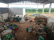 Projeto beneficia 30 famílias de catadores e é apontado como uma interferência necessária e favorável em um cenário de pobreza e empregos informais. Crédito: Tarcísio Costa