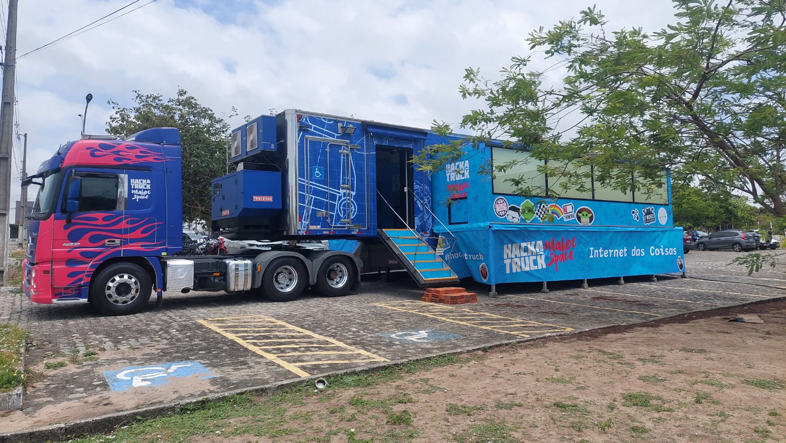 PROJETO HACKATRUCK MAKER SPACE SERVIÇOS COGNITIVOS DA IBM BRASIL É INICIADO NA UFPB