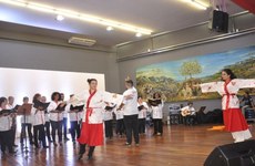 Práticas psicossomáticas e musicais podem melhorar o equilíbrio corpo-mente-emoção. Na imagem, registro de apresentação no Festival Paraibano de Coros, em 2017. Foto: Divulgação